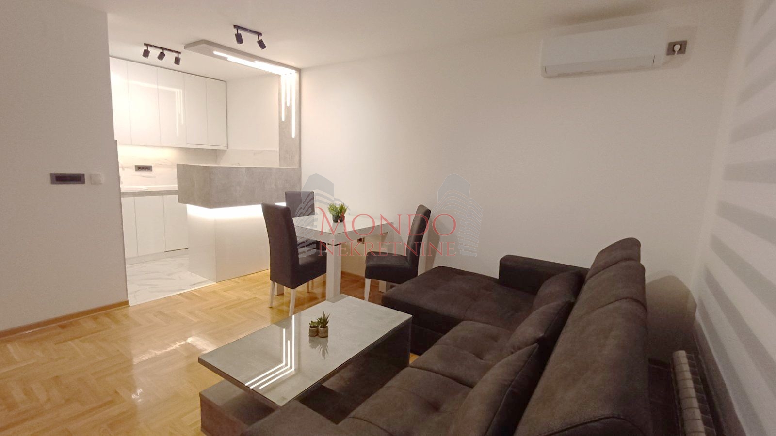 Jednoiposban stan u novoj zgradi preko puta parka Cair, garaza 3