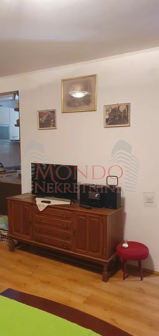 Na prodaju vikendica u vikend naselju Sicevo sa pogledon na klisuru 15