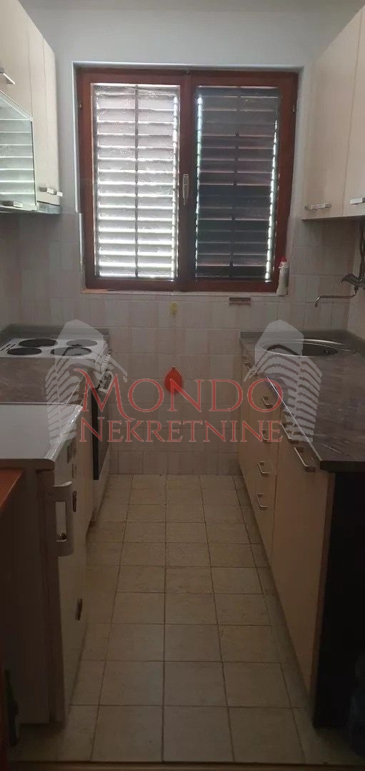 Na prodaju vikendica u vikend naselju Sicevo sa pogledon na klisuru 16