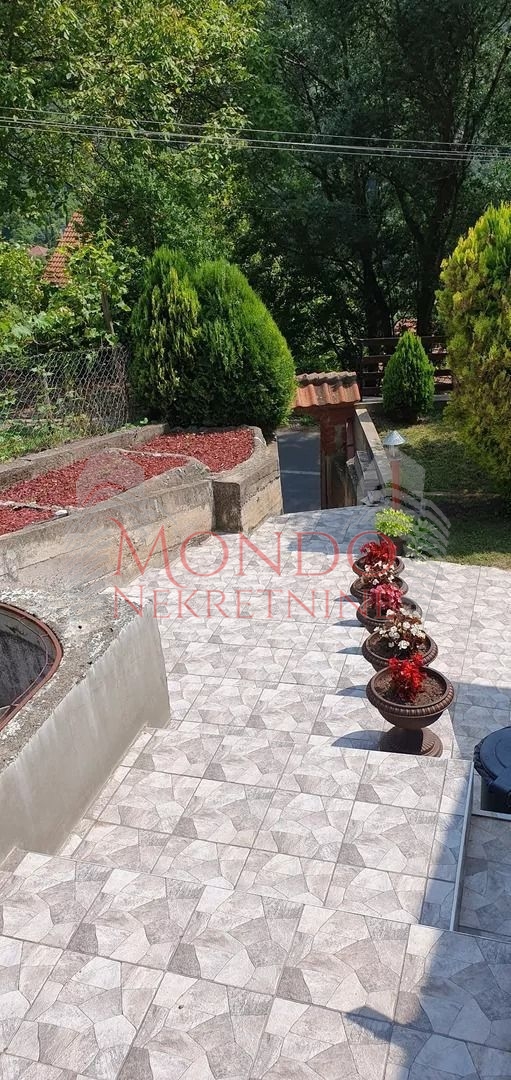 Na prodaju vikendica u vikend naselju Sicevo sa pogledon na klisuru 18