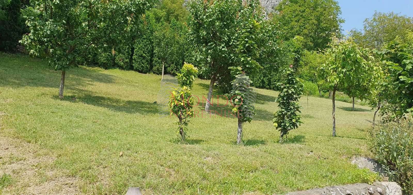 Na prodaju vikendica u vikend naselju Sicevo sa pogledon na klisuru 9