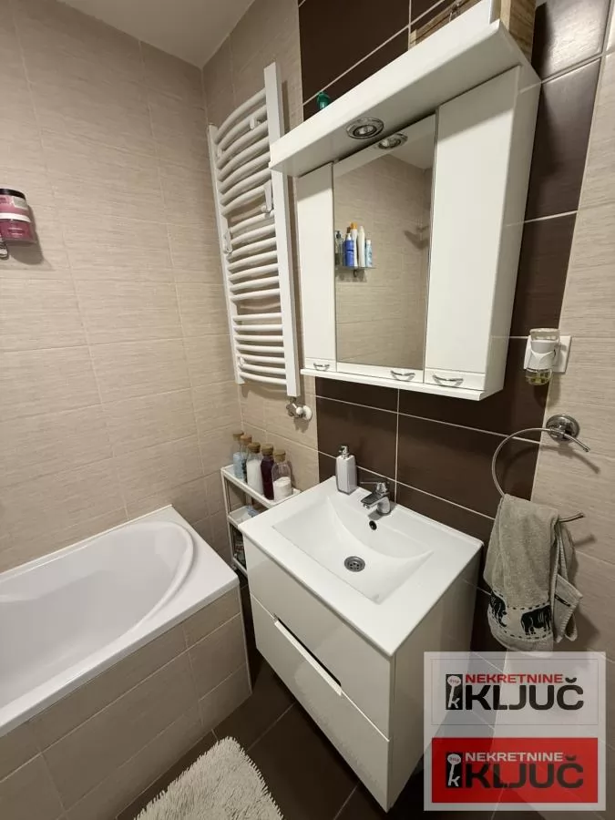 ADICE, 61m2+dvorište, Trosoban, Namešten, Parking 12