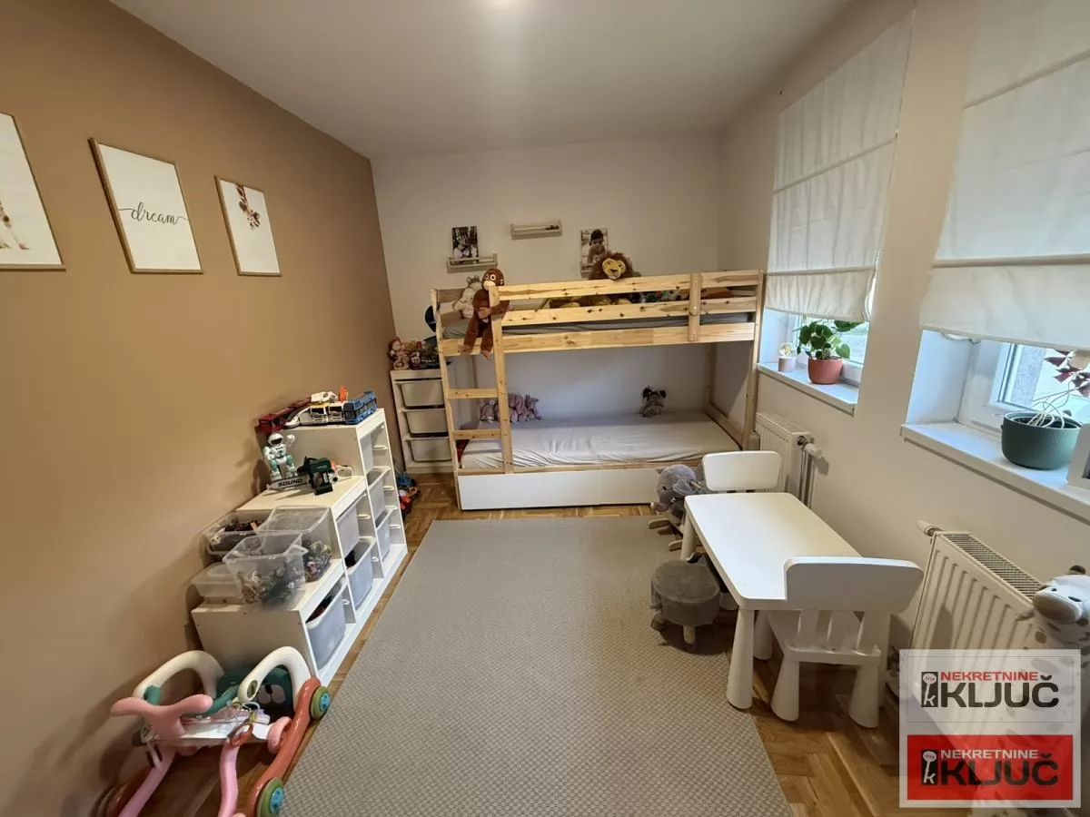 ADICE, 61m2+dvorište, Trosoban, Namešten, Parking 5