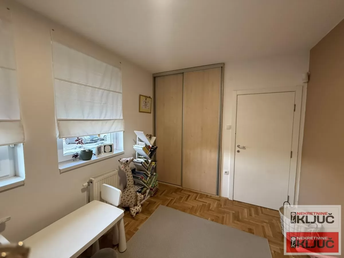 ADICE, 61m2+dvorište, Trosoban, Namešten, Parking 8