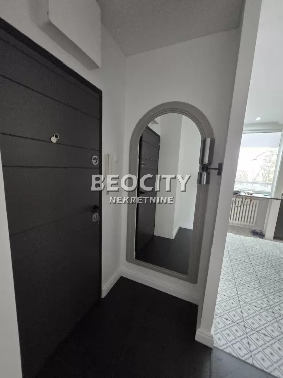 Dvosoban stan, 68 m2, Zemun ID: 129972 4