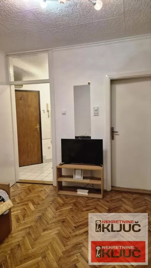 Izdaje se garsonjera na Limanu 3 3