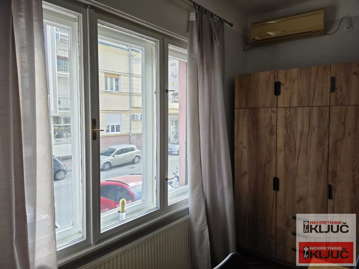 Odlican jednosoban stan u centru grada 4