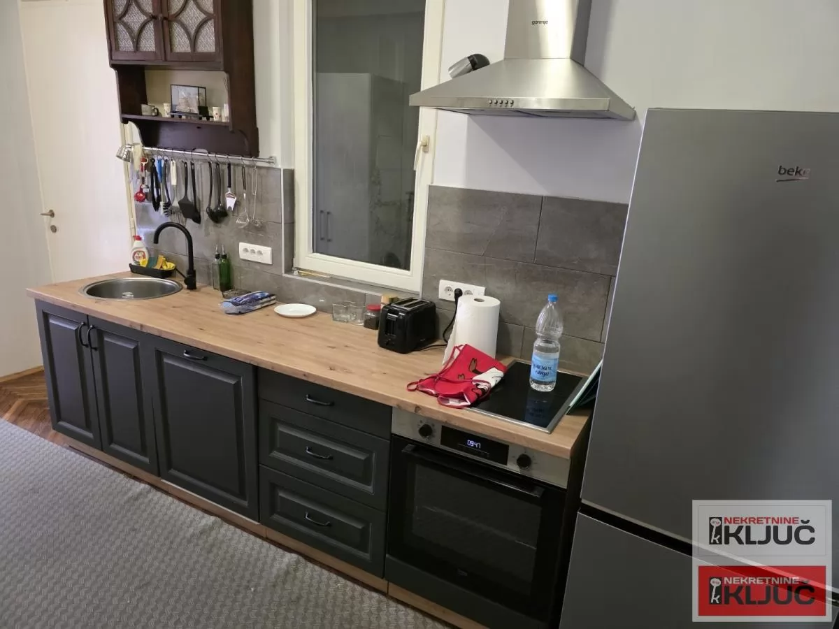 Odlican jednosoban stan u centru grada 5