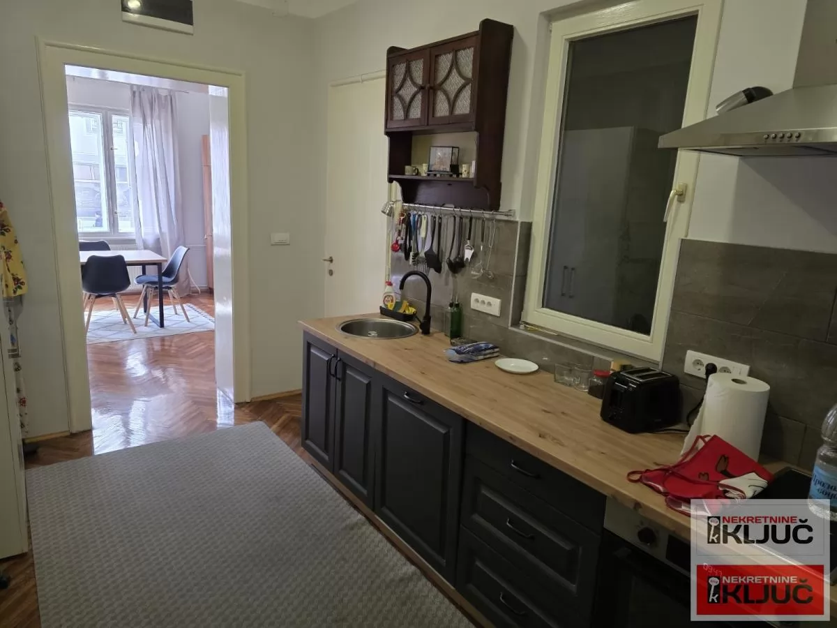 Odlican jednosoban stan u centru grada 6