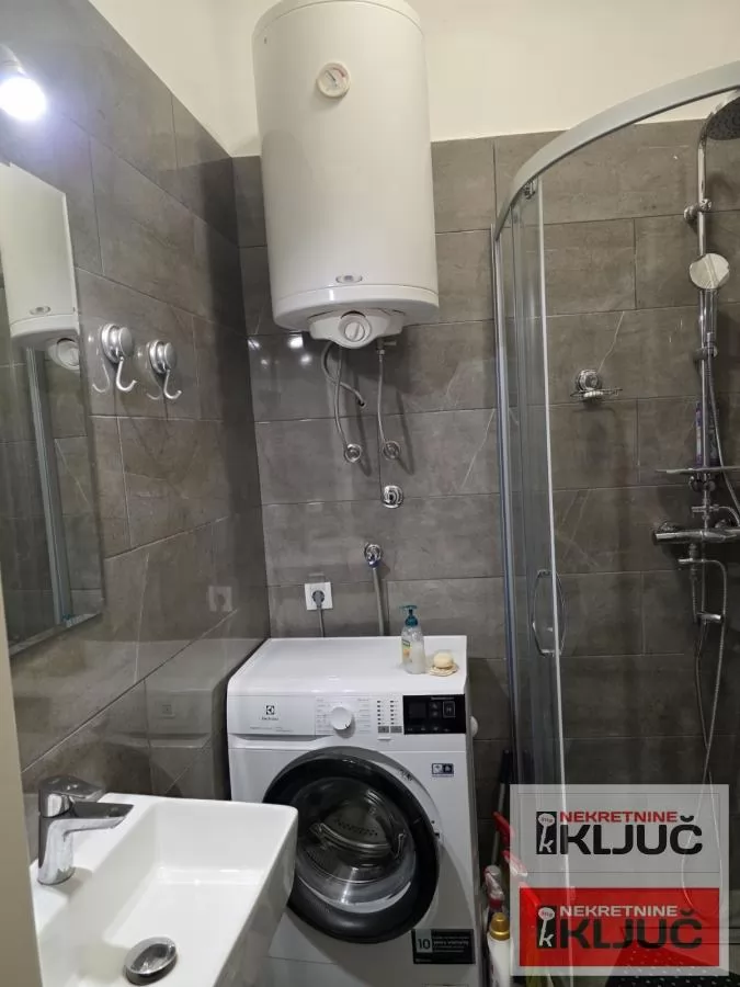 Odlican jednosoban stan u centru grada 9