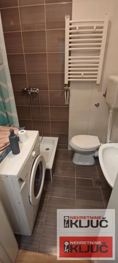 Odlican manji Jednoiposoban stan na dobroj lokaciji na Z.stanici/Pored LIDLA/ 10