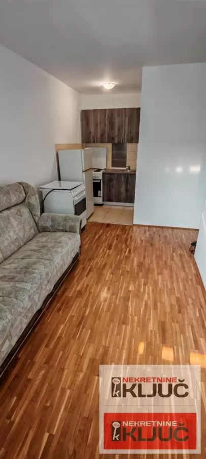 Odlican manji Jednoiposoban stan na dobroj lokaciji na Z.stanici/Pored LIDLA/ 2