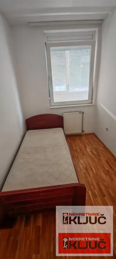 Odlican manji Jednoiposoban stan na dobroj lokaciji na Z.stanici/Pored LIDLA/ 5