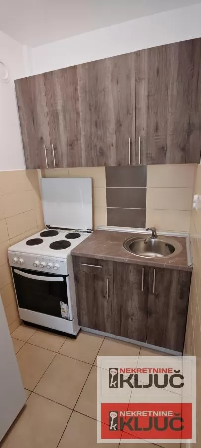 Odlican manji Jednoiposoban stan na dobroj lokaciji na Z.stanici/Pored LIDLA/ 9