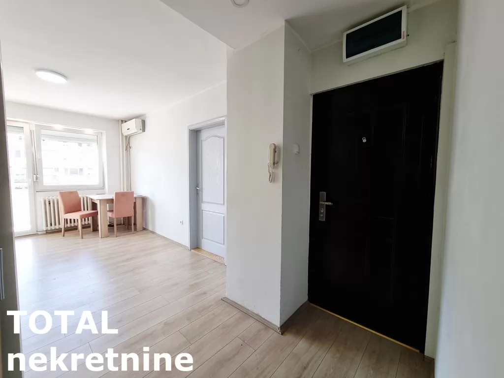 Stanovi,NOVI SAD,CENTAR,kv: 50.00, € 400, ID: 9189886 9