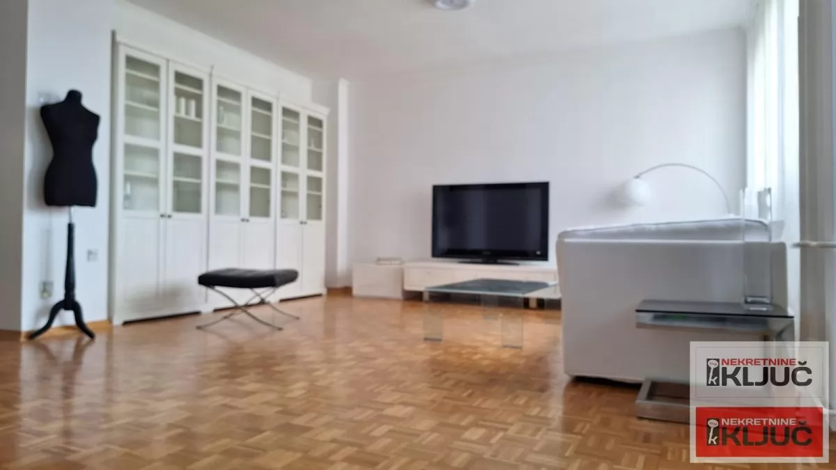 BULEVAR, 60m2, Dvosoban, Renoviran može Dvoiposoban 2