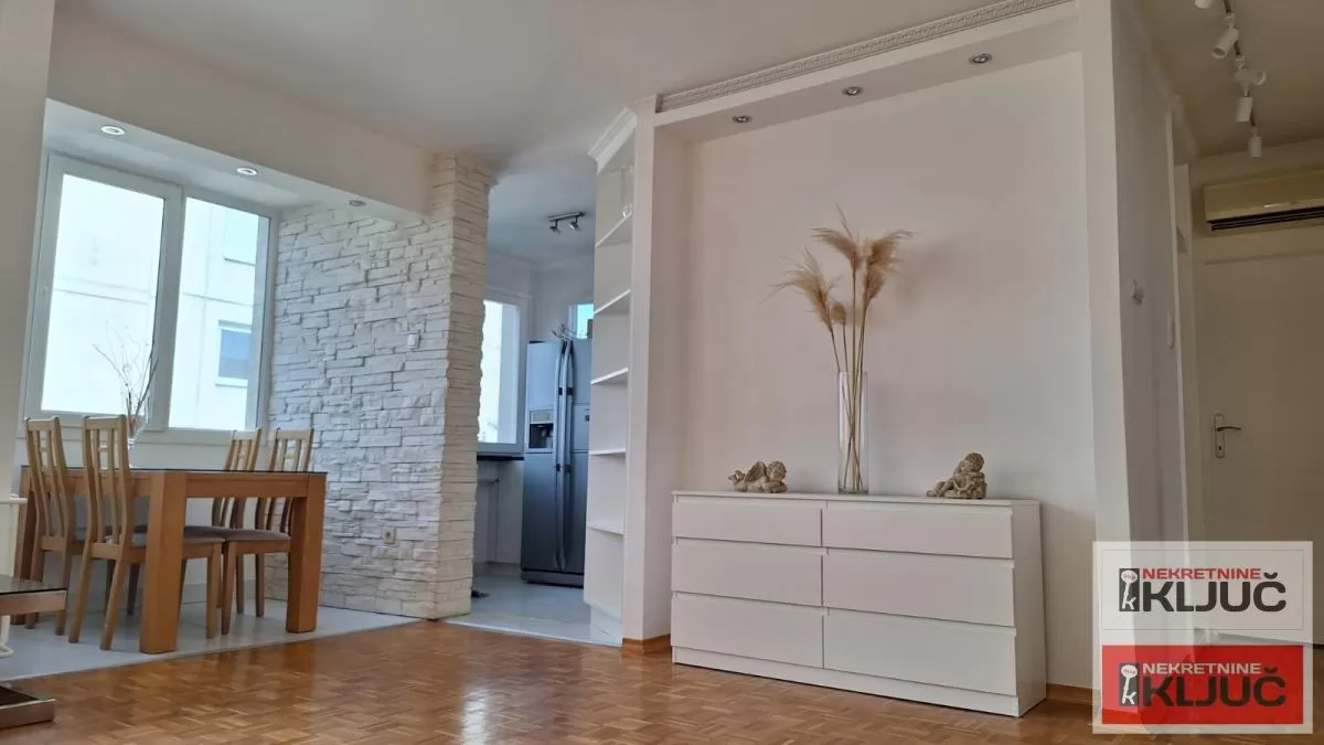 BULEVAR, 60m2, Dvosoban, Renoviran može Dvoiposoban 3
