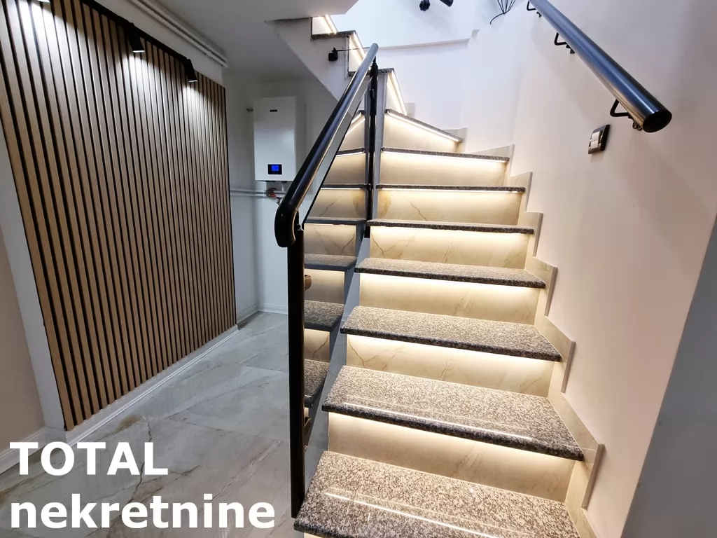 Stan,NOVI SAD,BULEVAR,kv: 76.00, € 205000, ID: 1102275 11