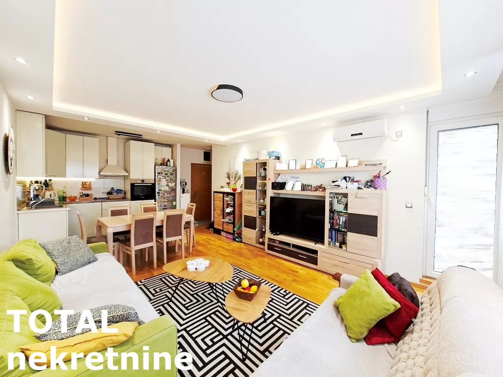 Stan,NOVI SAD,CENTAR,kv: 68.00, € 224400, ID: 1102370 1