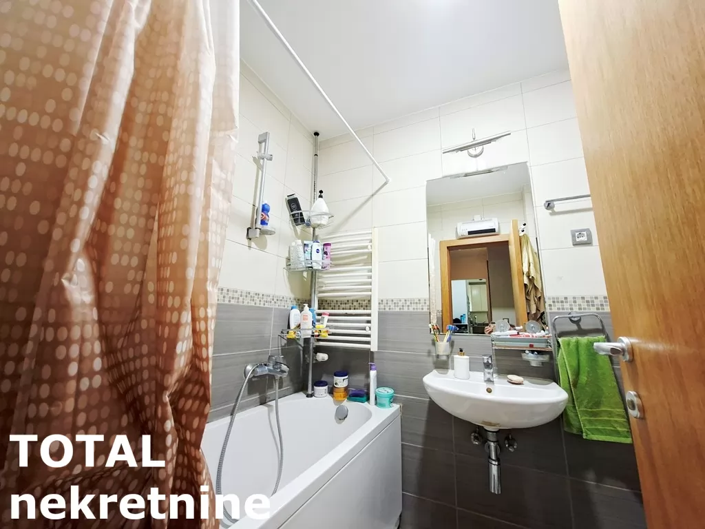 Stan,NOVI SAD,CENTAR,kv: 68.00, € 224400, ID: 1102370 12