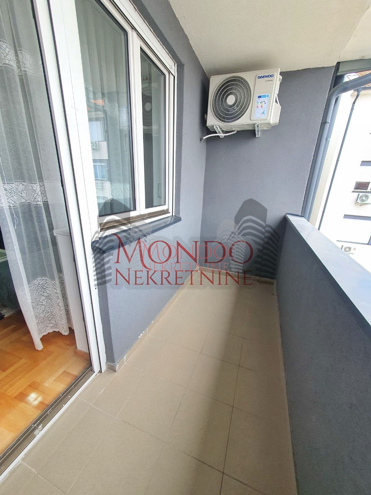 Jednoiposoban stan kod Čaira u  naselju "Vagres City". 18