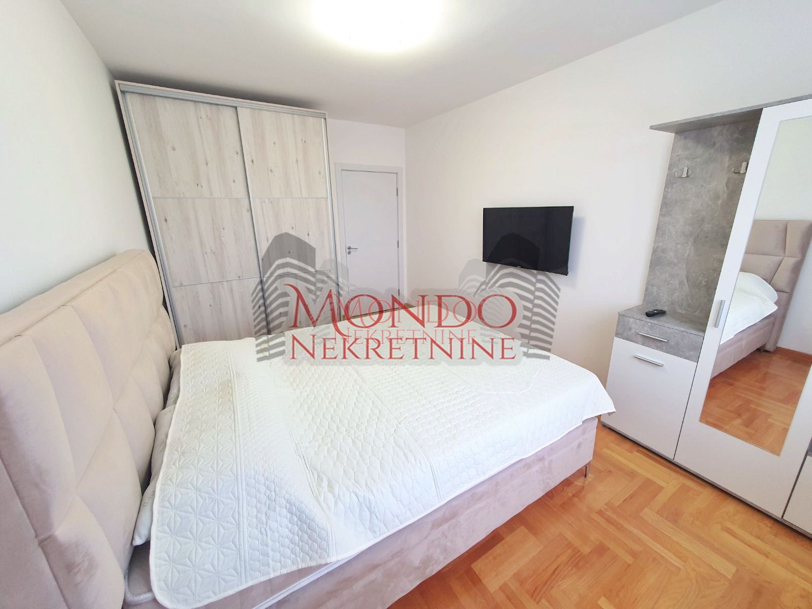 Jednoiposoban stan kod Čaira u  naselju "Vagres City". 11