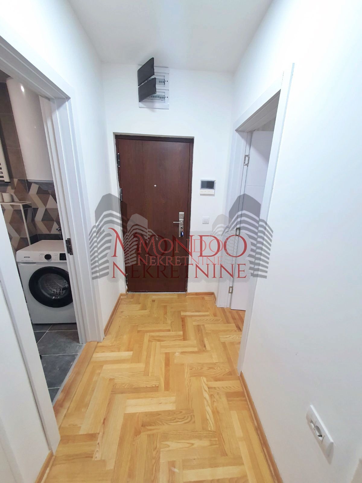 Jednoiposoban stan kod Čaira u  naselju "Vagres City". 13