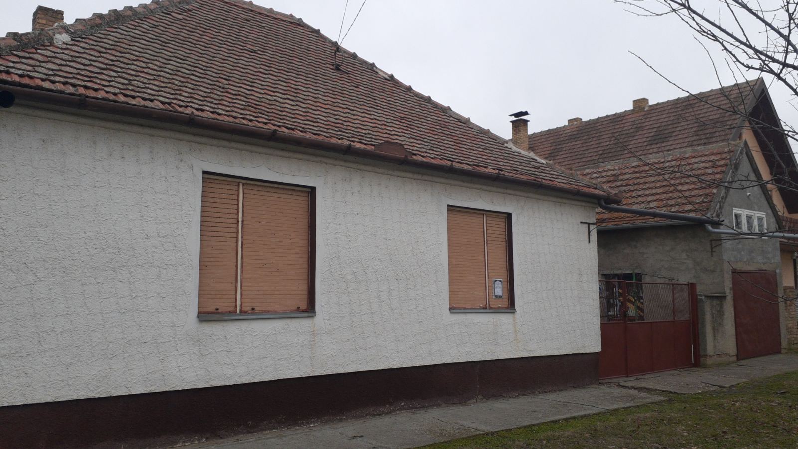 Prodajem kucu u Jarkovcu 1