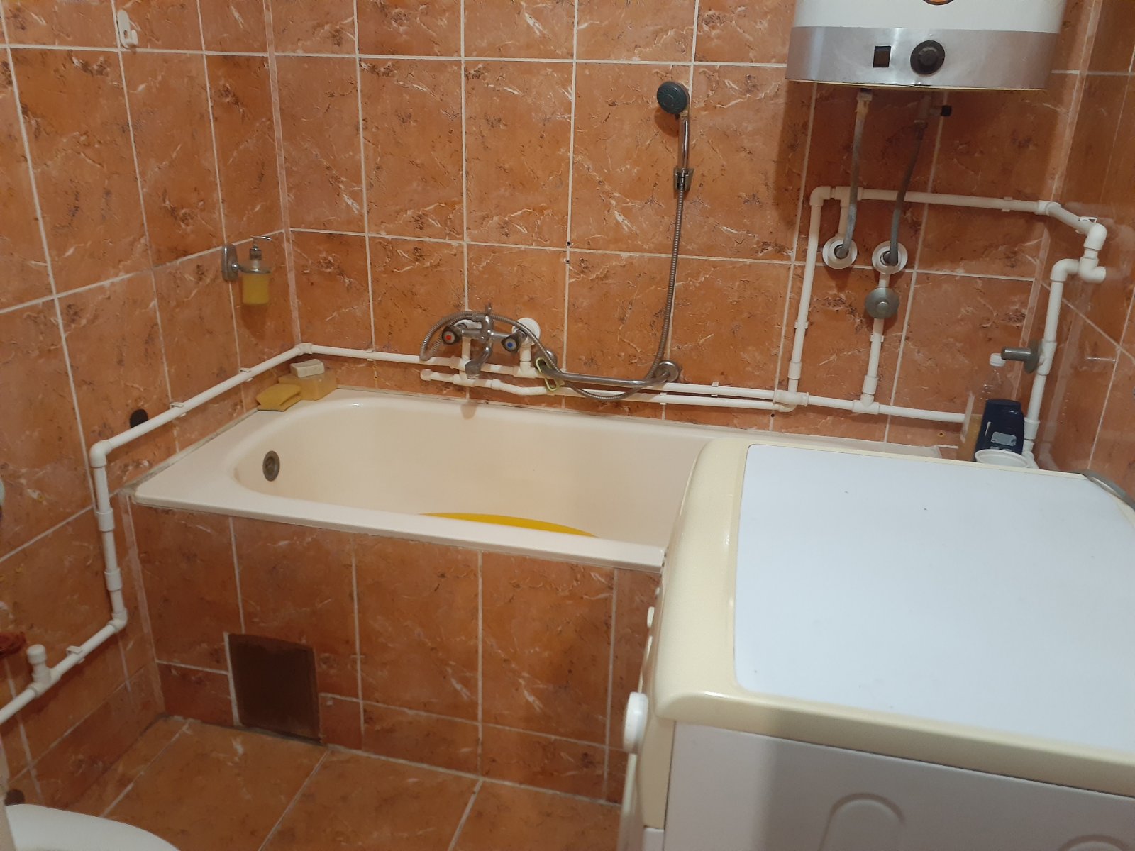 Prodajem kucu u Jarkovcu 5