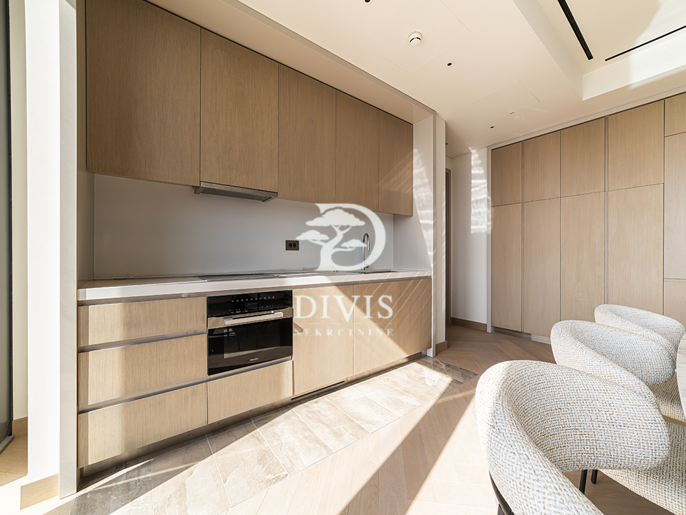 Ekskluzivan 4 0 stan na 37 spratu  BW Kula  164m2 3