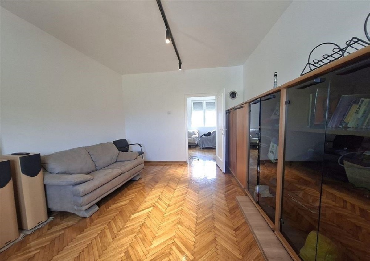 Odličan 3 0 stan sa dvorištem  61m2  Pašino brdo 1