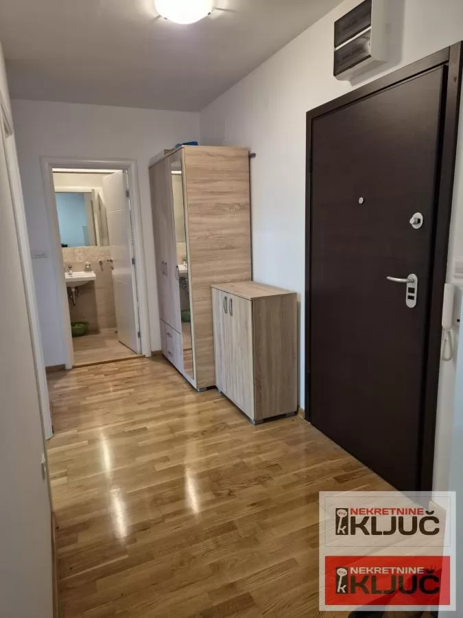 CENTAR IZDAJE SE DVOIPOSOBAN NAMEŠTEN STAN 6