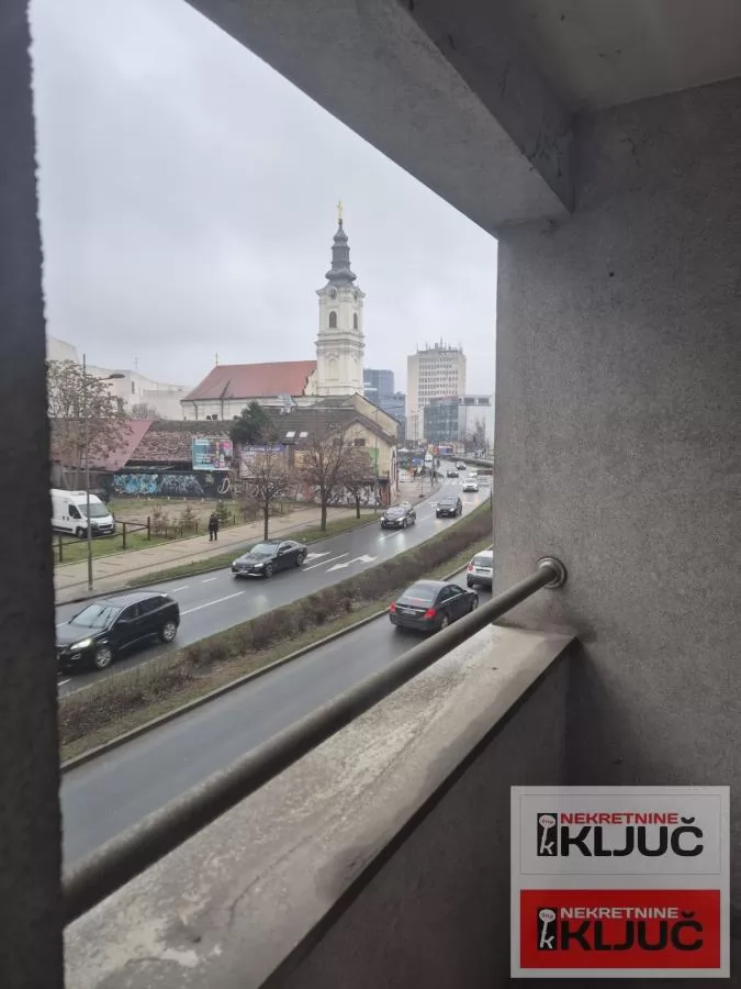 CENTAR IZDAJE SE DVOIPOSOBAN NAMEŠTEN STAN 8