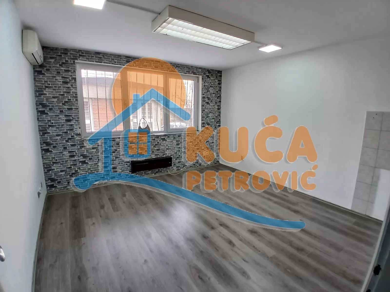 Lokal, 32 m2, Centar, 7. jula ID: i-015993 1