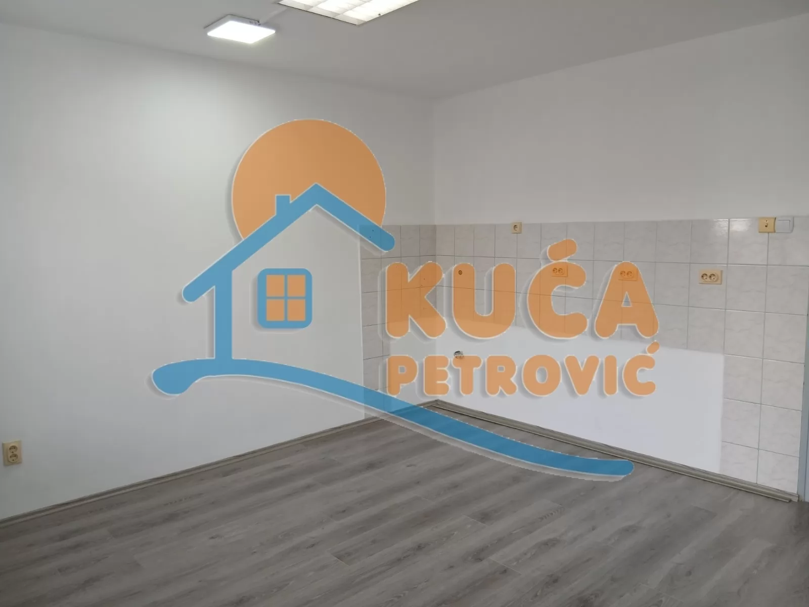 Lokal, 32 m2, Centar, 7. jula ID: i-015993 3