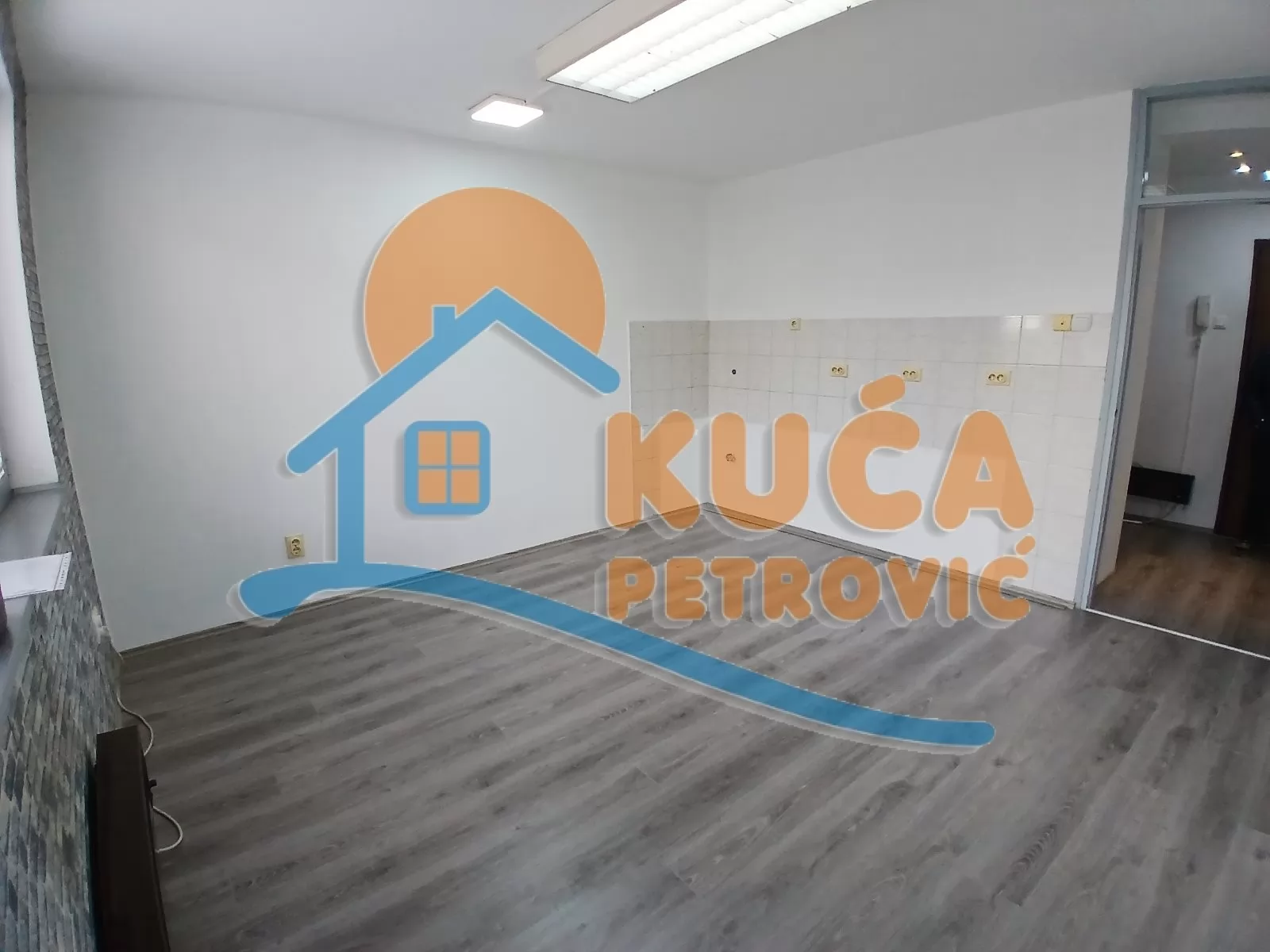 Lokal, 32 m2, Centar, 7. jula ID: i-015993 4