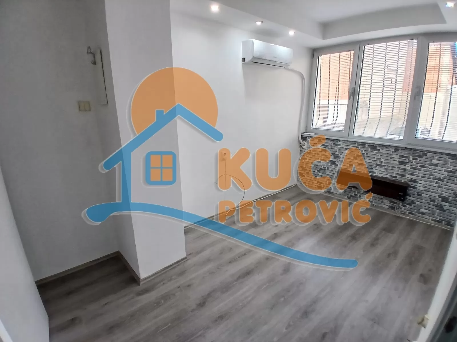 Lokal, 32 m2, Centar, 7. jula ID: i-015993 7