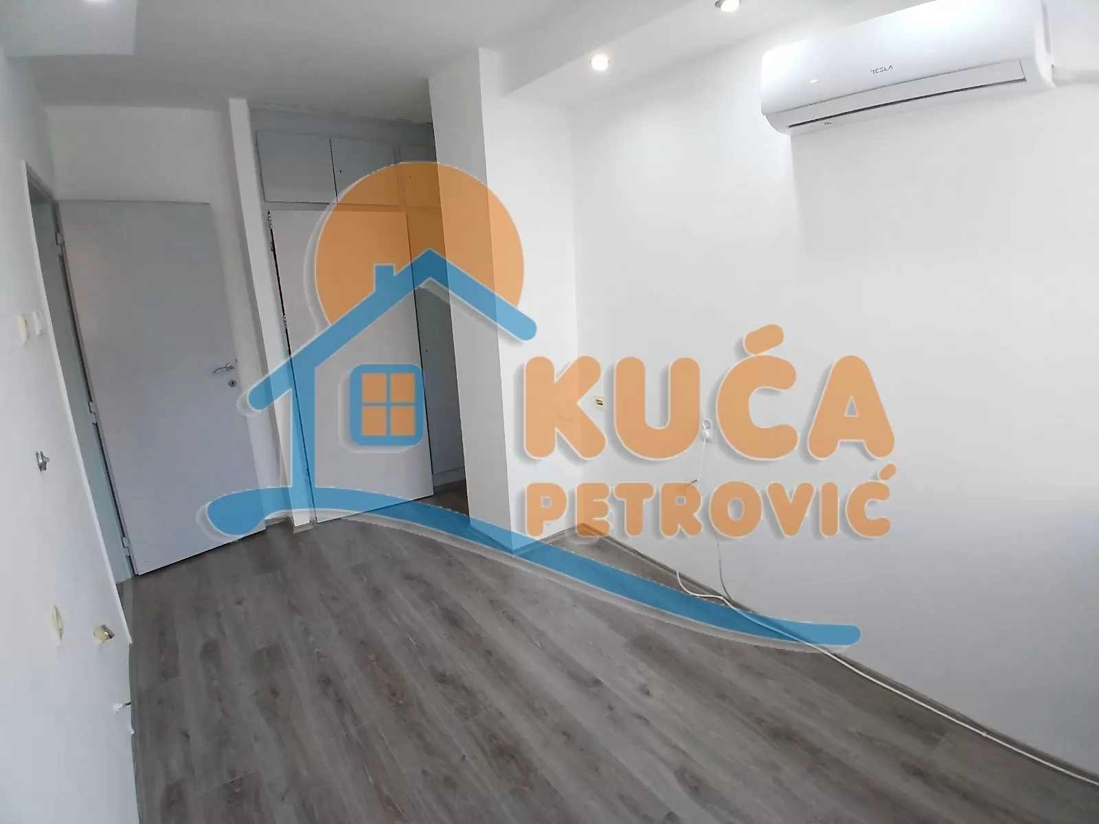 Lokal, 32 m2, Centar, 7. jula ID: i-015993 9