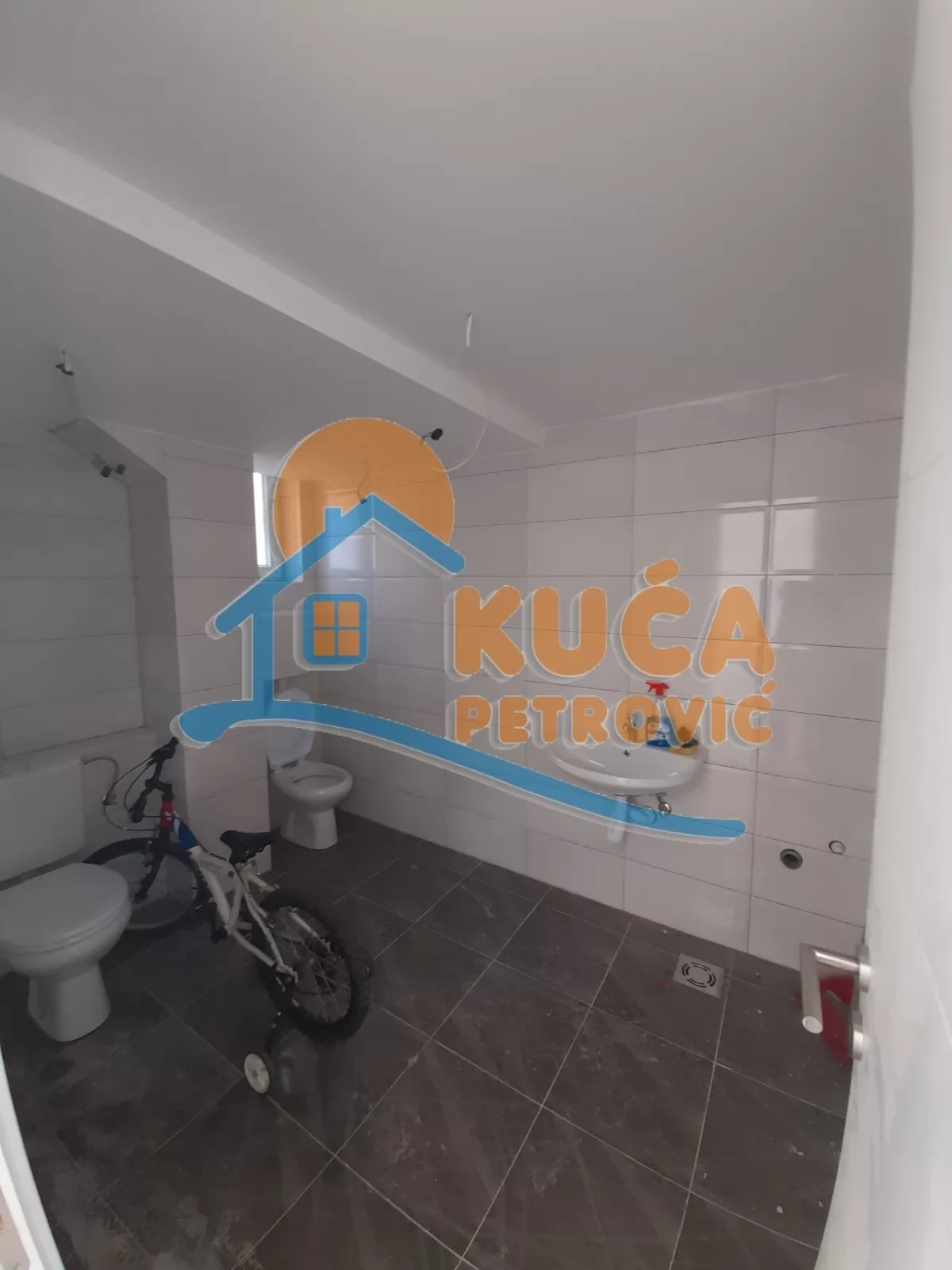 Lokal, 50 m2, Čamurlija, Đuke Dinić ID: i-015992 6