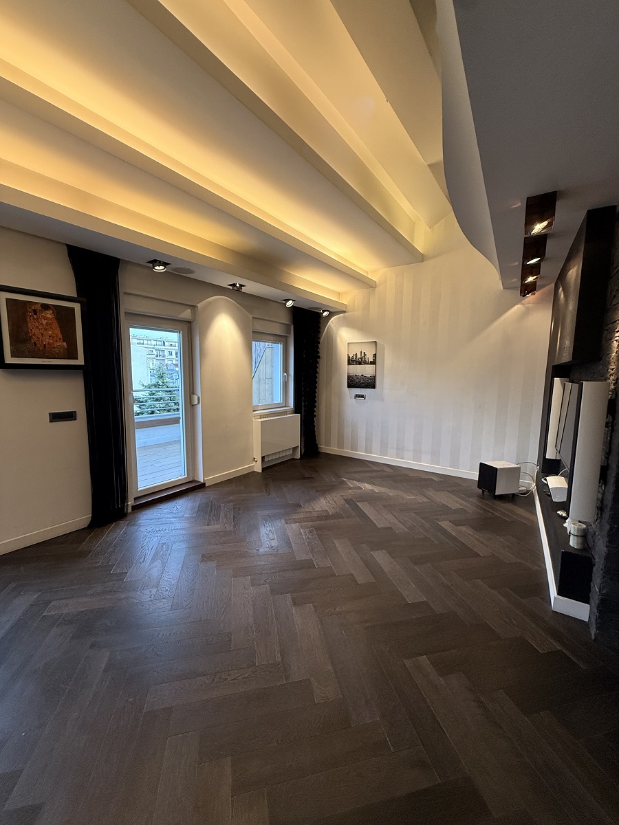 Četvorosoban luksuzan dupleks sa dva garažna mesta  117m2 2