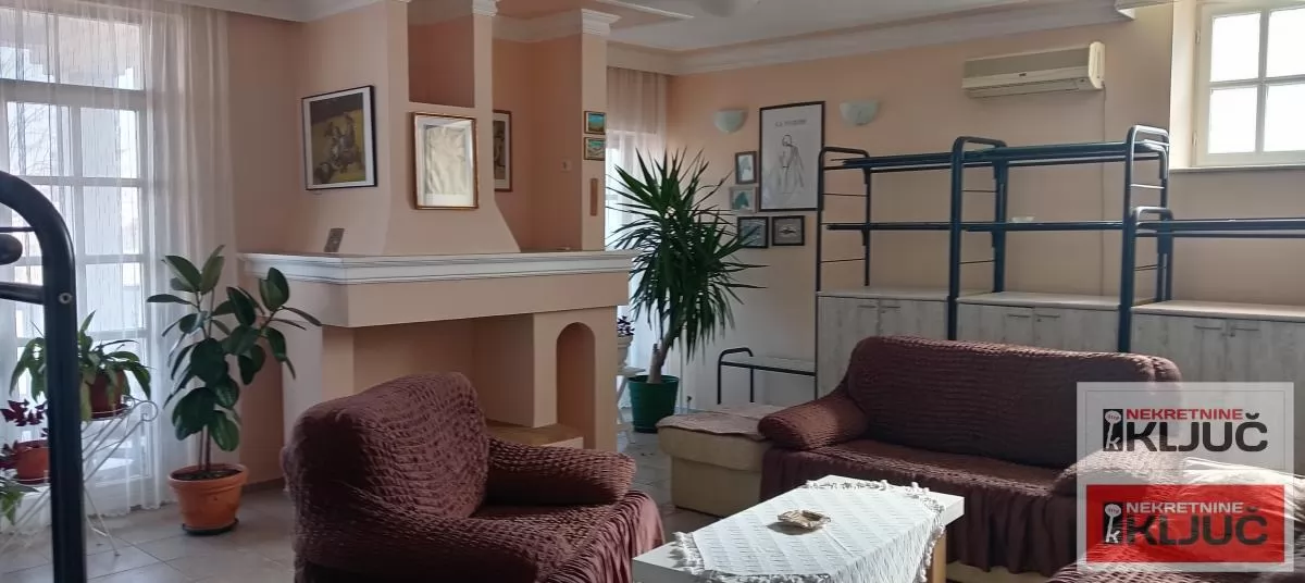 Telep, 169m2,četvorosoban,namešten 1