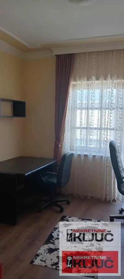 Telep, 169m2,četvorosoban,namešten 16