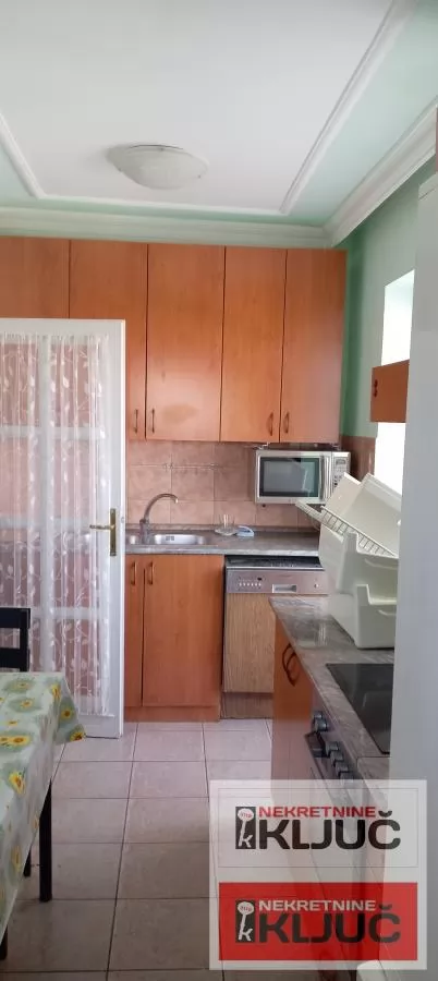 Telep, 169m2,četvorosoban,namešten 7