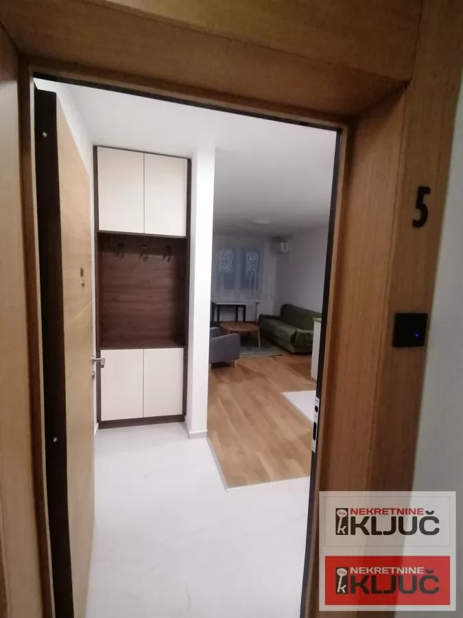 TELEP IZDAJE SE DVOSOBAN MODERNO OPREMLJEN STAN 13