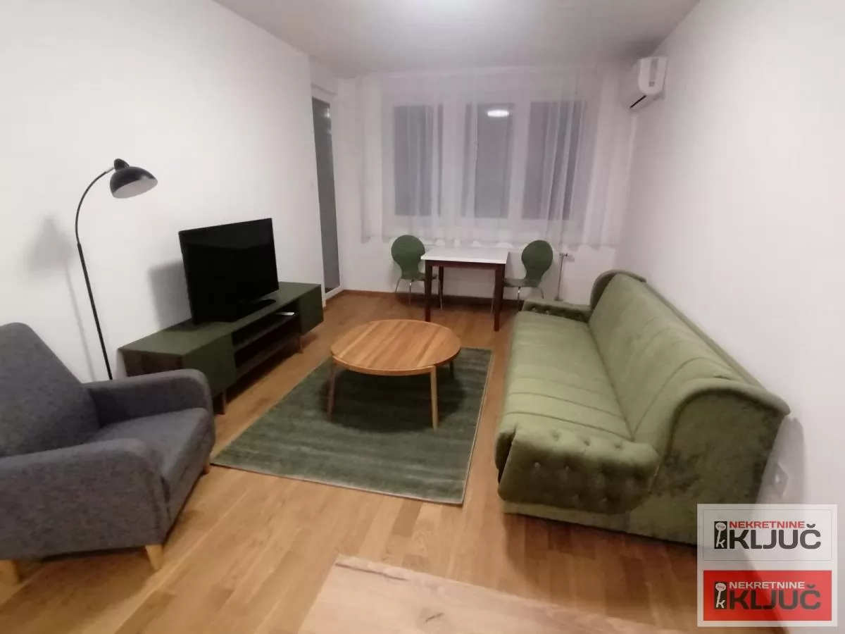 TELEP IZDAJE SE DVOSOBAN MODERNO OPREMLJEN STAN 5