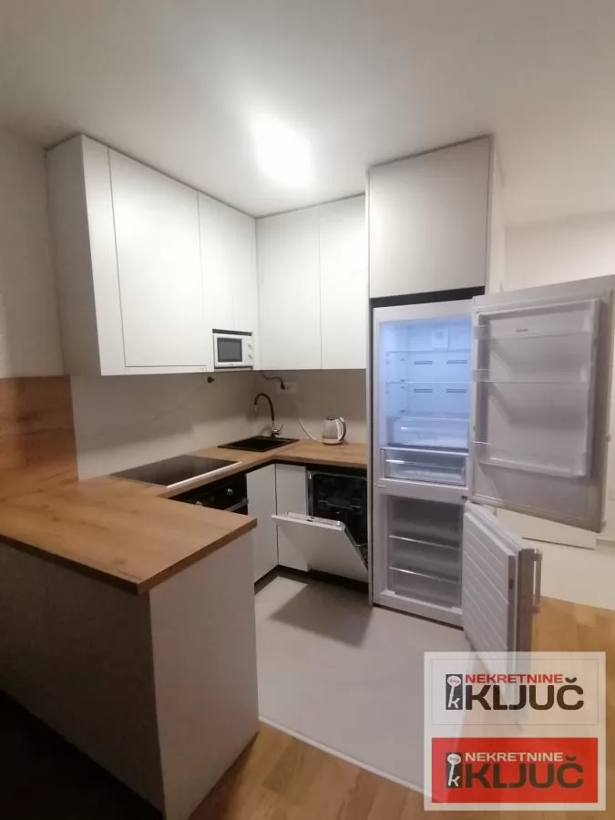 TELEP IZDAJE SE DVOSOBAN MODERNO OPREMLJEN STAN 7