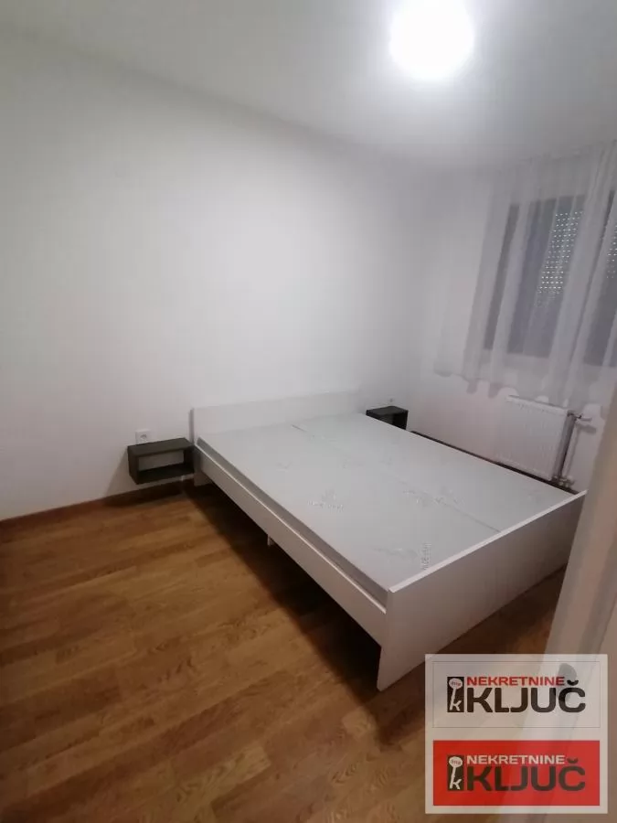 TELEP IZDAJE SE DVOSOBAN MODERNO OPREMLJEN STAN 8