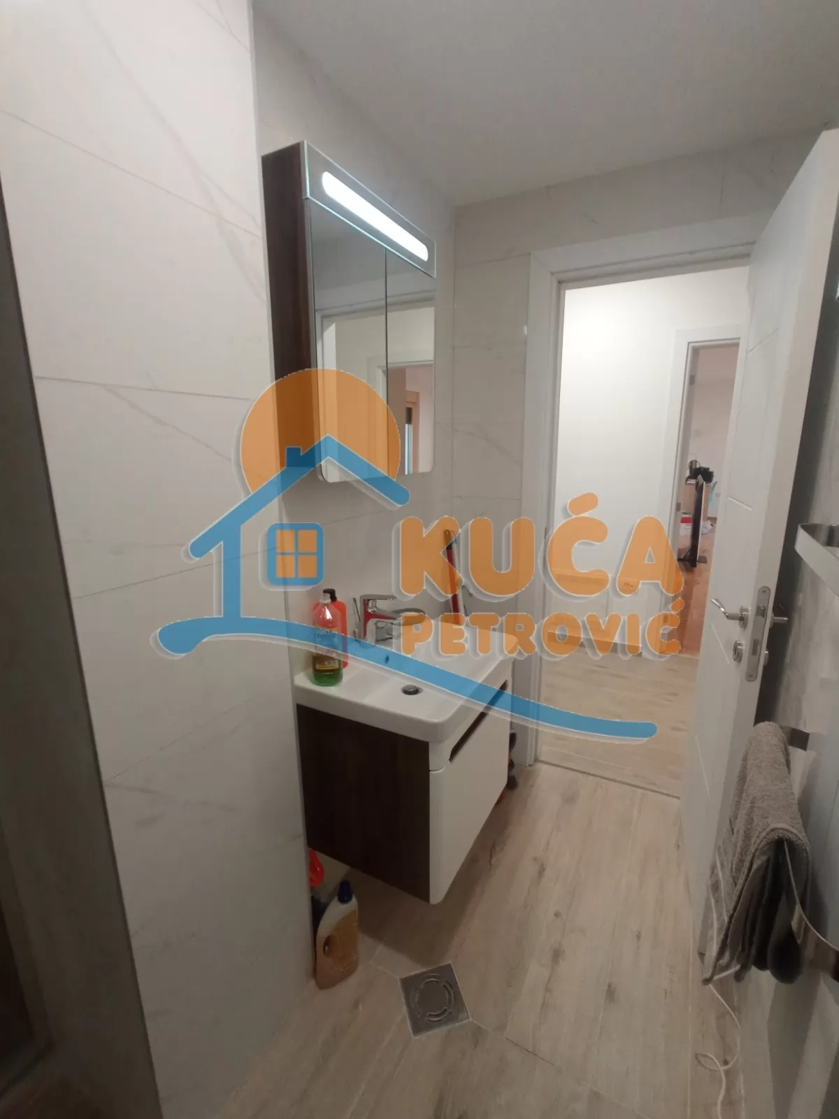 Trosoban stan, 75 m2, Čair, Prvomajska ID: i-015943 12