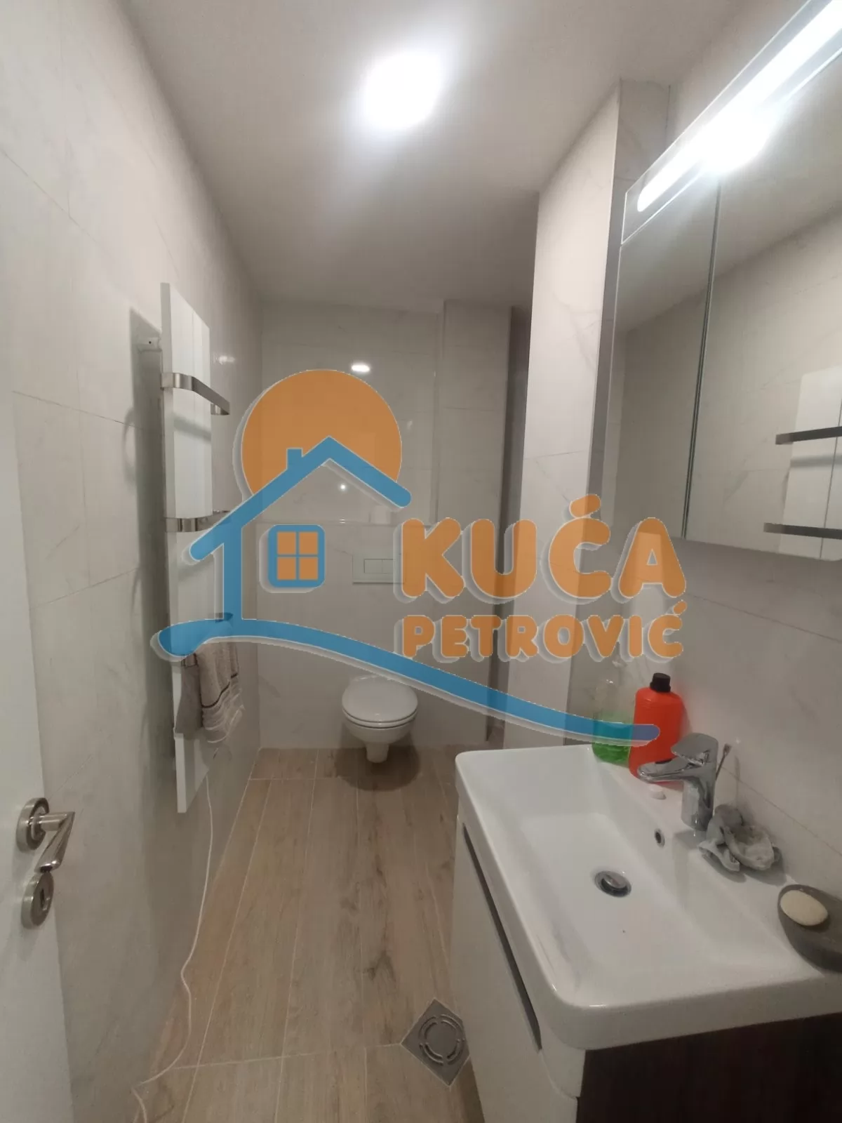 Trosoban stan, 75 m2, Čair, Prvomajska ID: i-015943 13