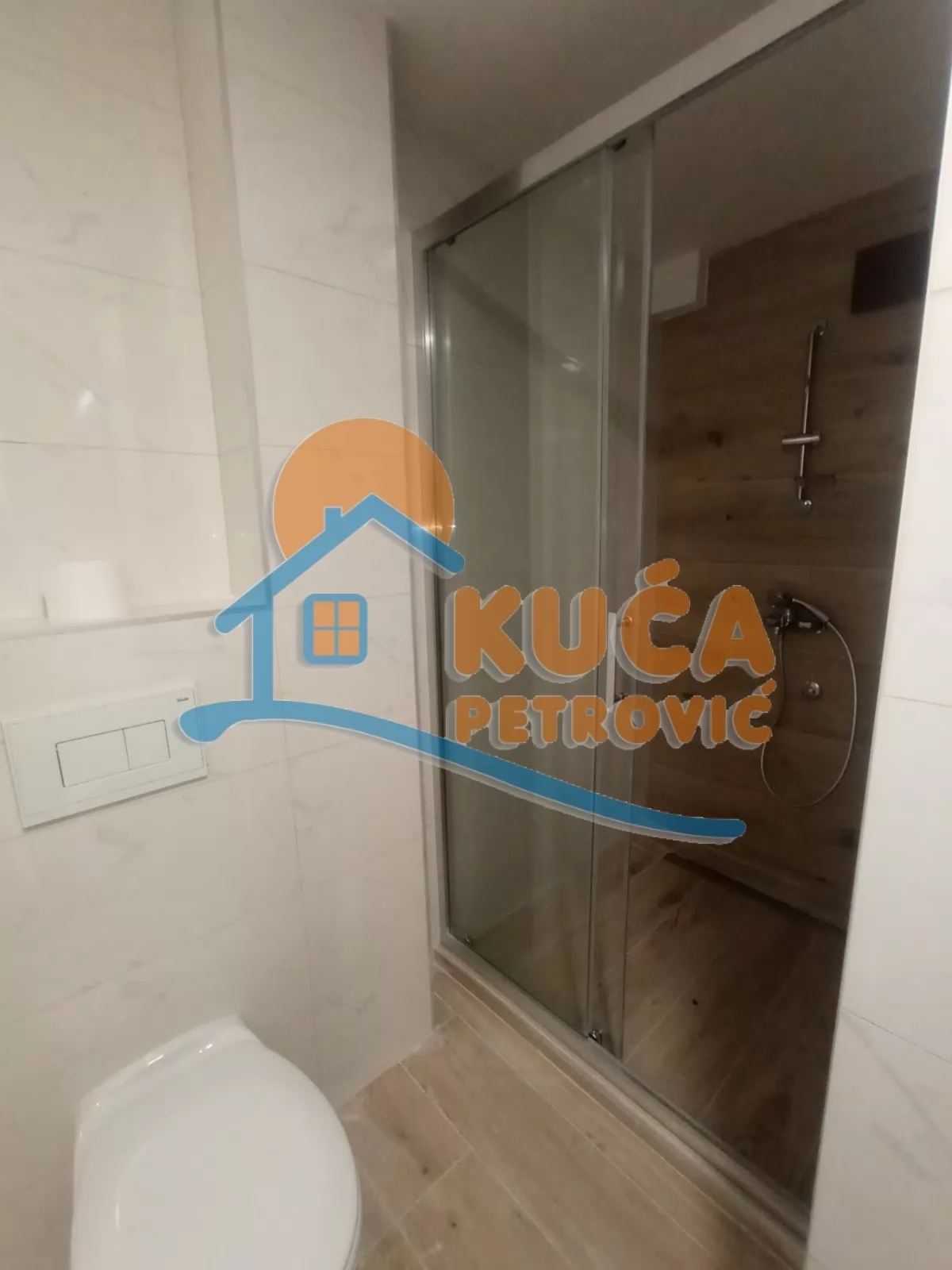 Trosoban stan, 75 m2, Čair, Prvomajska ID: i-015943 14